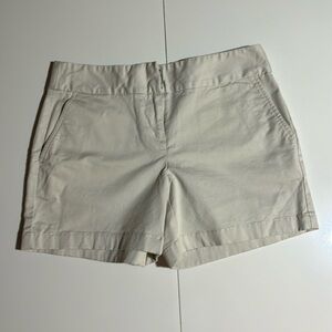 Vineyard Vines Women’s White Chino Shorts Size 2
